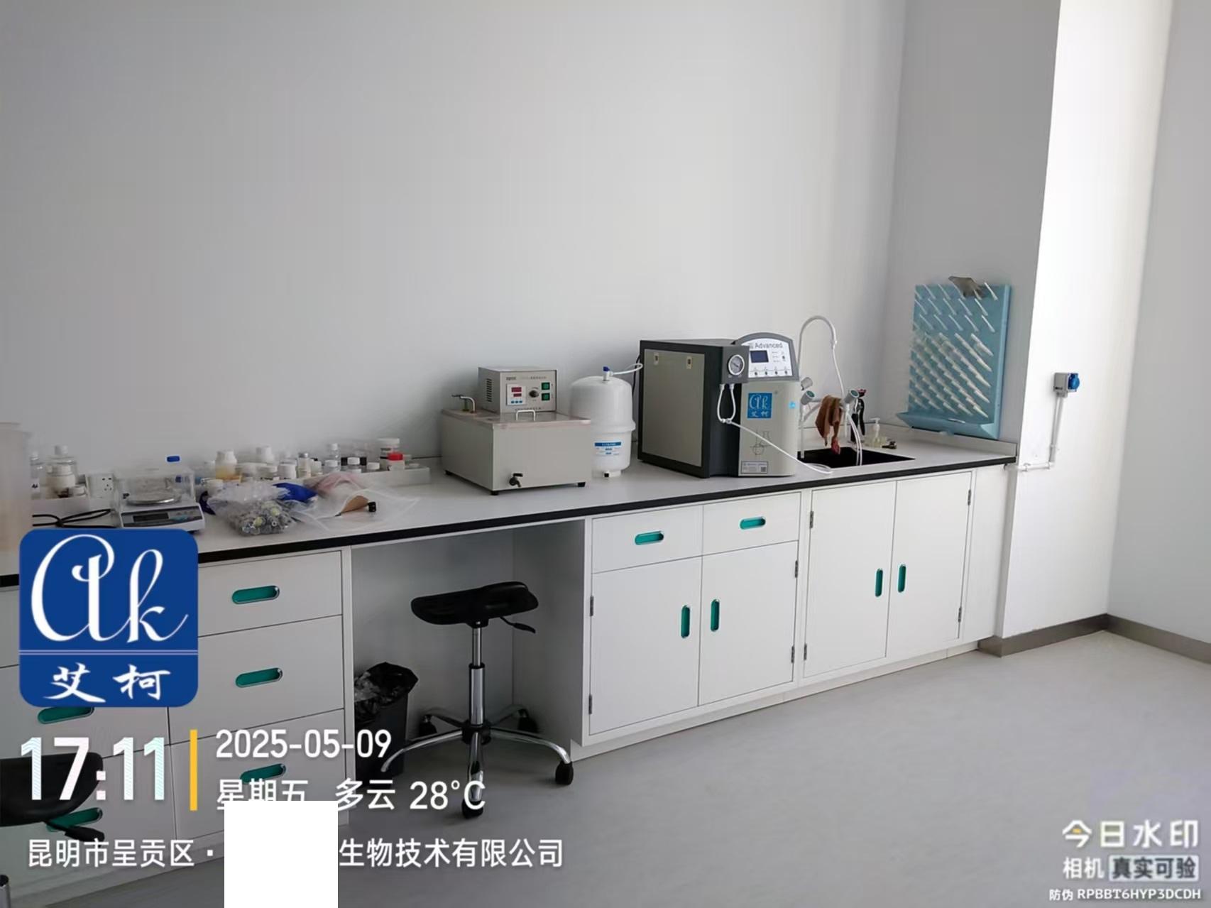 5月9日云南某生物技術(shù)公司新裝一臺(tái)Advance實(shí)驗(yàn)室超純水機(jī)插圖2